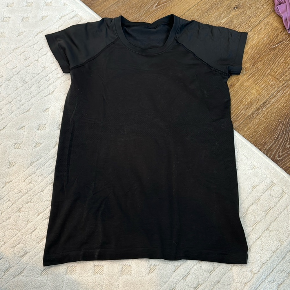 Womens Lululemon shirt